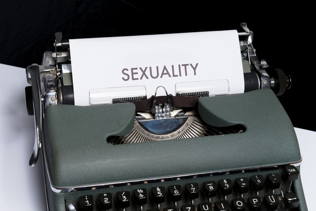 typemachine met de tekst sexuality